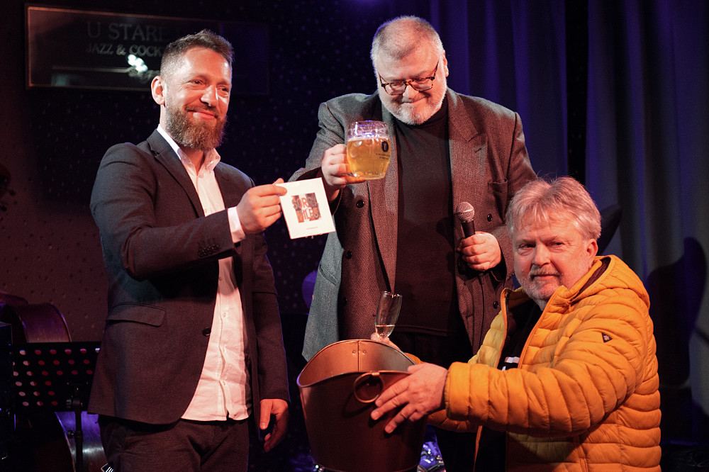 Křest alba Sorry, Miles! se spisovatelem Petrem Stančíkem a ředitelem Jaaz Acoustics Ivo Milerem